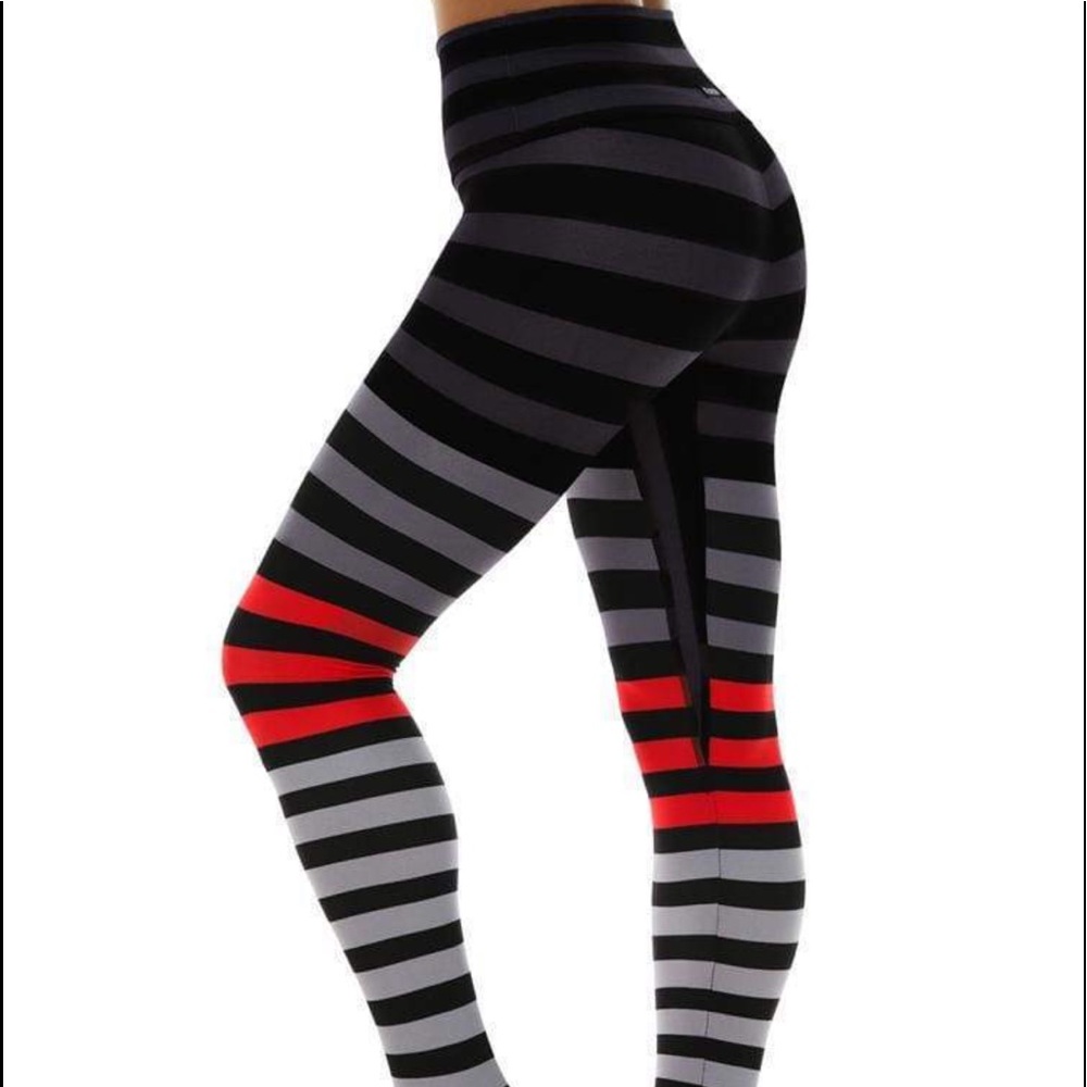 ❤️ K-Deer red striped leggings ❤️